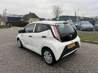 Toyota Aygo 1.0 VVT-i 51Kw AIRCO picture 4