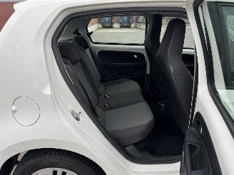 Volkswagen Up! 1.0 44Kw NAIV - AIRCO picture 17
