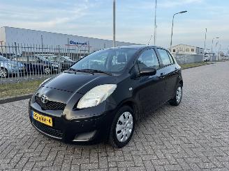 Vaurioauto  passenger cars Toyota Yaris 1.3 VVTi 74kw AIRCO 2009/3