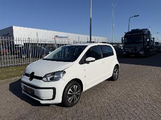 damaged passenger cars Volkswagen Up! 1.0 48kw Clima 2021/3