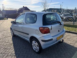 Toyota Yaris 1.0 VVT-i picture 3
