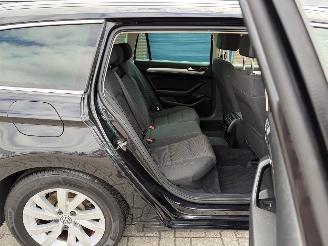 Volkswagen Passat 1.6 TDI 88Kw DSG Clima - Navi picture 21
