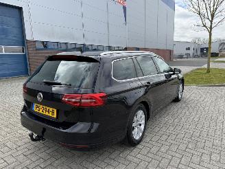 Volkswagen Passat 1.6 TDI 88Kw DSG Clima - Navi picture 6
