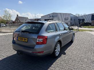 Skoda Octavia 1.2 TSI 77Kw Clima - Navi picture 6