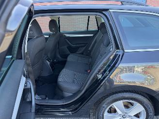 Skoda Octavia 1.6 TDI 77Kw Clima - NAVI picture 18