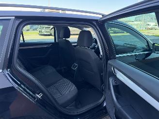 Skoda Octavia 1.6 TDI 77Kw Clima - NAVI picture 22