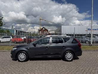 Kia Cee d Sporty wagon 1.4 CVVT 77Kw AIRCO picture 2