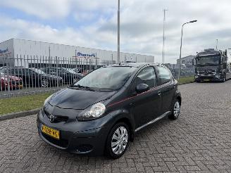 Schadeauto Toyota Aygo 1.0 50Kw AIRCO 2011/1