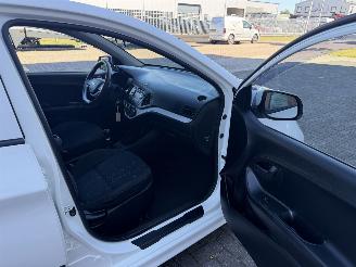 Kia Picanto 1.2 CVVT 63Kw  AIRCO picture 19