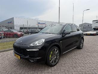 Schadeauto Porsche Cayenne 3.0 S E-Hybrid 2015/6