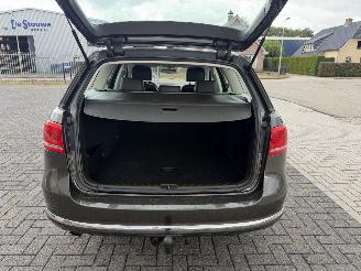 Volkswagen Passat 1.6 TDI 77kw Highline Navi Clima picture 15