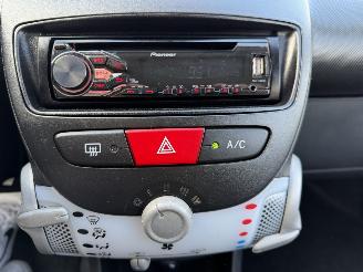 Peugeot 107 1.0 50kw AIRCO picture 17