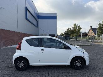 Peugeot 107 1.0 50kw AIRCO picture 5