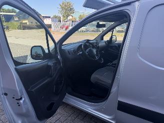 Peugeot Partner 1.6 HDI 66kw AIRCO picture 10