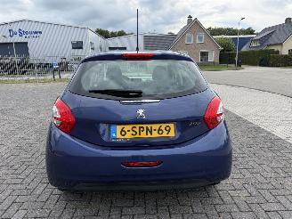 Peugeot 208 1.2 VTI 60Kw AIRCO picture 7