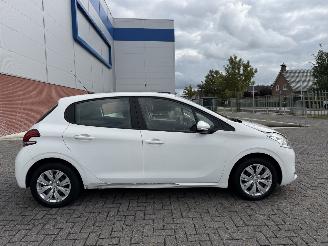 Peugeot 208 1.2 VTI 60Kw AIRCO NAVI picture 6