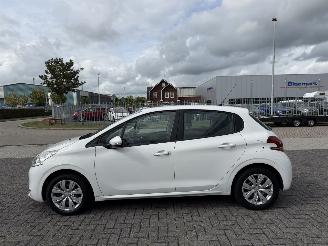 Peugeot 208 1.2 VTI 60Kw AIRCO NAVI picture 2