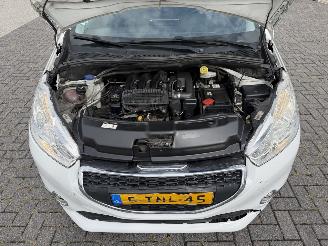 Peugeot 208 1.2 VTI 60Kw AIRCO NAVI picture 11