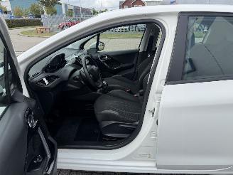 Peugeot 208 1.2 VTI 60Kw AIRCO NAVI picture 15