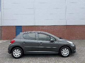 krockskadad bil auto Peugeot 207 1.6 XS AUTOMAAT 2010/3