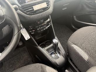 Peugeot 208 1.2 60Kw AUTOMAAT Clima - Navi picture 21