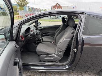 Opel Corsa 1.4 16V Cosmo 74Kw AIRCO picture 11