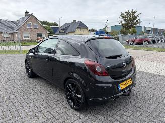 Opel Corsa 1.4 16V Cosmo 74Kw AIRCO picture 3
