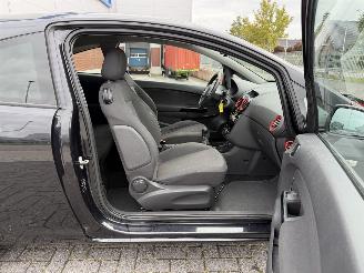 Opel Corsa 1.4 16V Cosmo 74Kw AIRCO picture 15