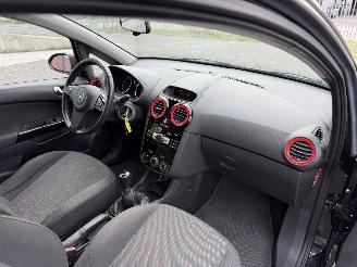 Opel Corsa 1.4 16V Cosmo 74Kw AIRCO picture 16