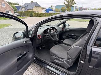 Opel Corsa 1.4 16V Cosmo 74Kw AIRCO picture 10