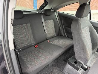 Opel Corsa 1.4 16V Cosmo 74Kw AIRCO picture 17