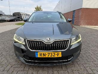 Skoda Superb 1.6 TDI 88Kw Clima - Navi picture 10