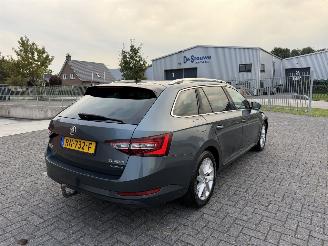 Skoda Superb 1.6 TDI 88Kw Clima - Navi picture 6