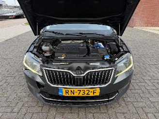 Skoda Superb 1.6 TDI 88Kw Clima - Navi picture 12