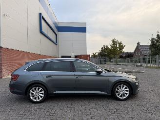 Skoda Superb 1.6 TDI 88Kw Clima - Navi picture 5