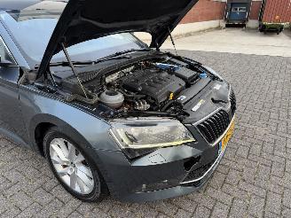 Skoda Superb 1.6 TDI 88Kw Clima - Navi picture 11