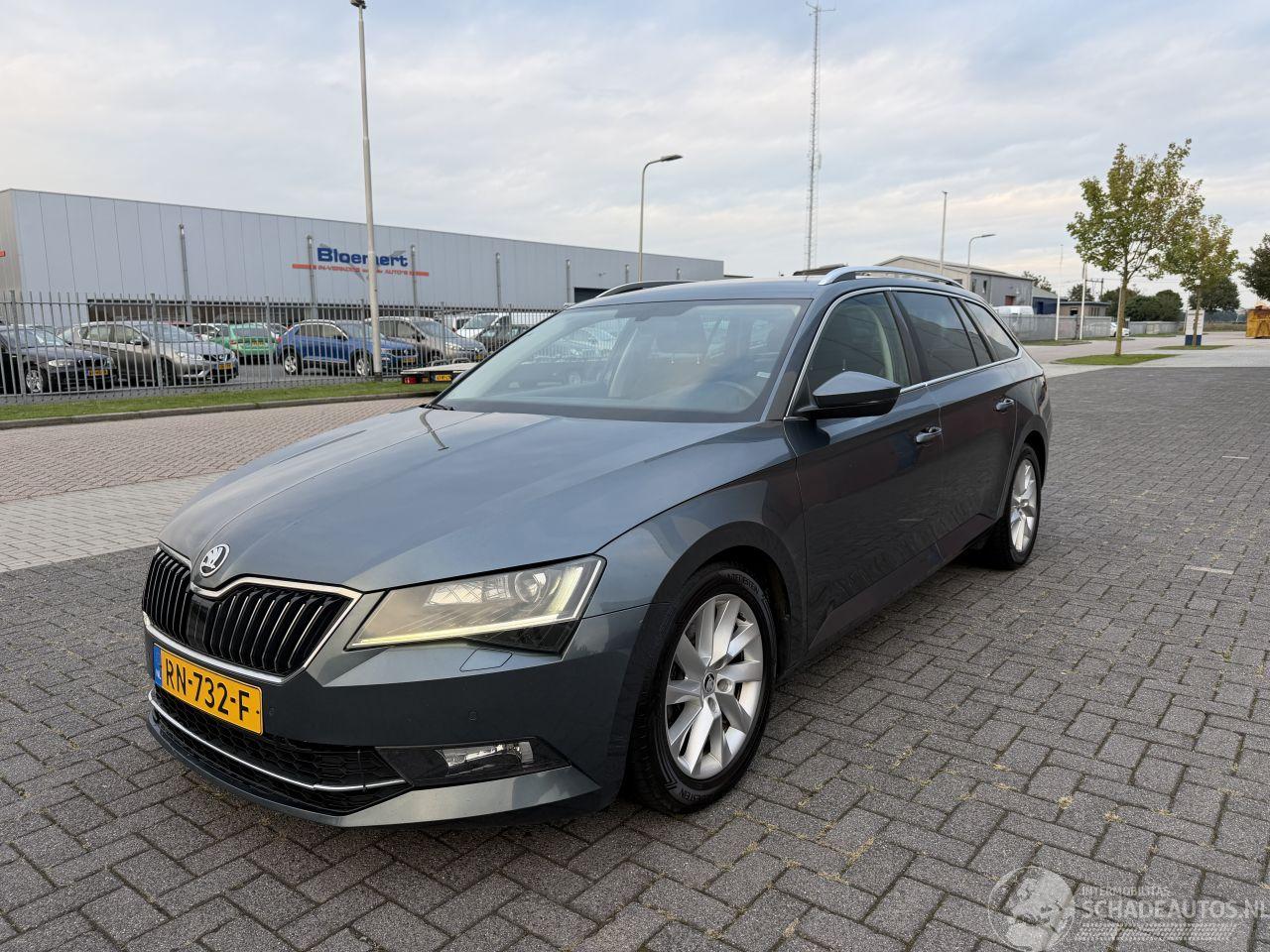 Skoda Superb 1.6 TDI 88Kw Clima - Navi