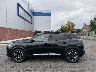 Peugeot e-2008 EV GT 50 kWh picture 2