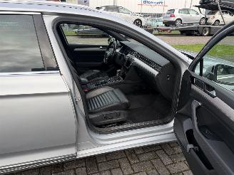 Volkswagen Passat 1.4 TSI GTE Highline Clima - Pano - Navi picture 16