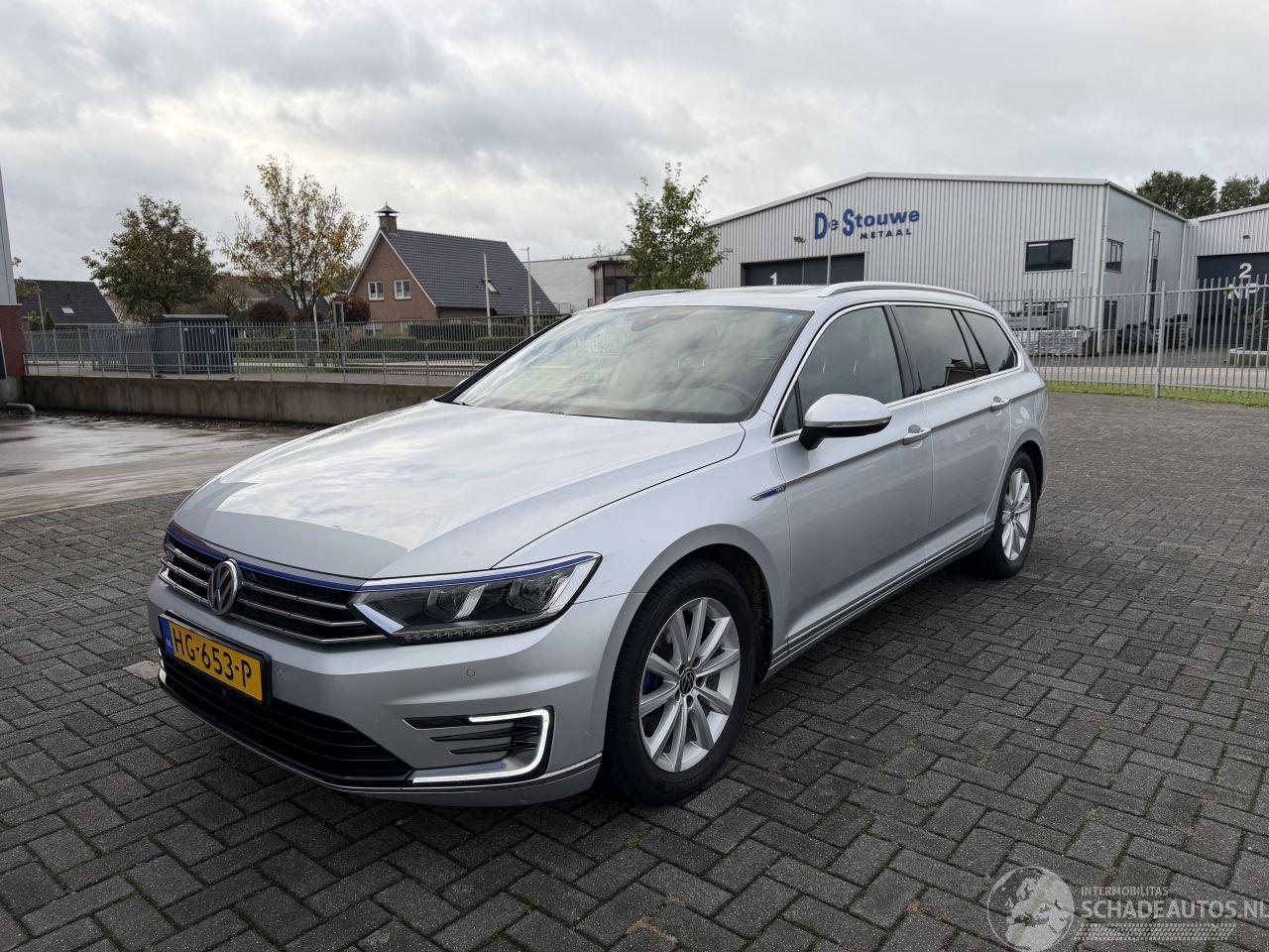 Volkswagen Passat 1.4 TSI GTE Highline Clima - Pano - Navi