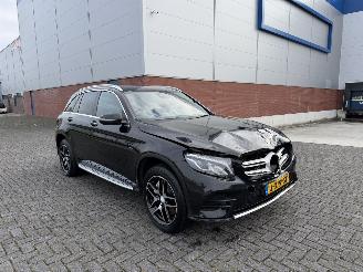 Vaurioauto  passenger cars Mercedes GLC 350e 4MATIC plug in hybrid 2017/1