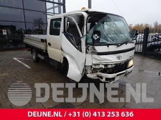 Auto da rottamare Toyota Dyna Dyna 100/150, Chassis-Cabine, 2001 2.5D4-D 90 16V 2002/9