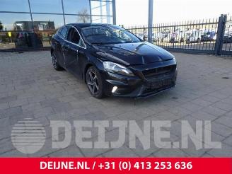 Salvage car Volvo V-40 V40 (MV), Hatchback 5-drs, 2012 / 2019 2.0 D2 16V 2015/11