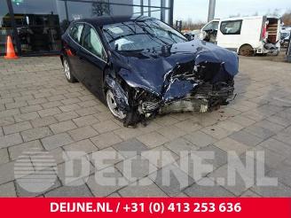 Salvage car Volvo V-40 V40 (MV), Hatchback 5-drs, 2012 / 2019 2.0 D2 16V 2015/12