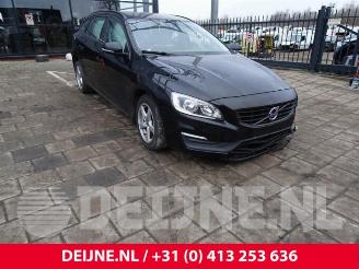 disassembly passenger cars Volvo V-60 V60 I (FW/GW), Combi, 2010 / 2018 2.0 D2 16V 2015/11