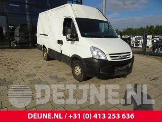 Salvage car Iveco Daily New Daily IV, Van, 2006 / 2011 40C12V, 40C12V/P 2008/8