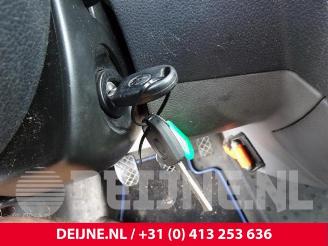 Volkswagen Transporter Transporter/Caravelle T5, Bus, 2003 / 2015 1.9 TDi picture 32