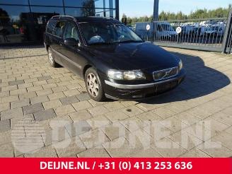krockskadad bil auto Volvo V-70 V70 (SW), Combi, 1999 / 2008 2.4 20V 140 2002/2