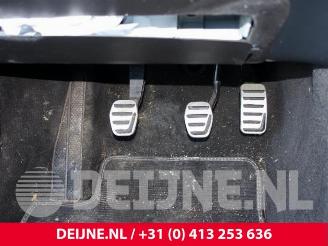Volvo V-40 V40 (MV), Hatchback 5-drs, 2012 / 2019 2.0 D2 16V picture 15