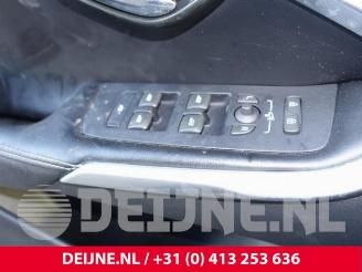 Volvo V-40 V40 (MV), Hatchback 5-drs, 2012 / 2019 2.0 D2 16V picture 14